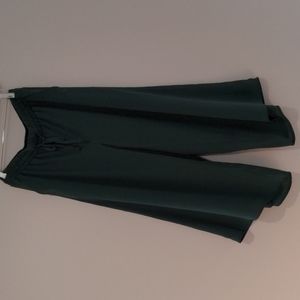 NWT forest green wide leg cropped pants, size large